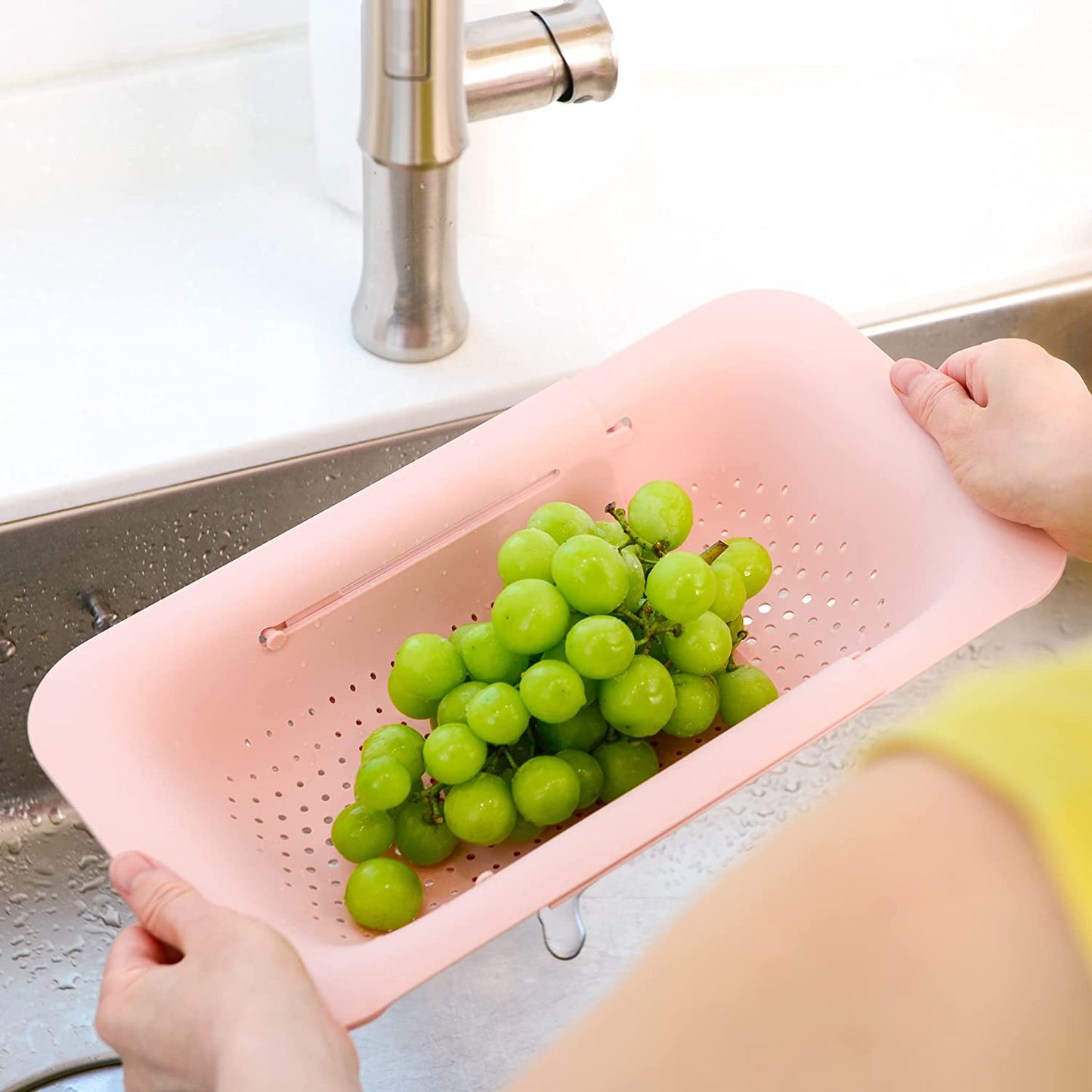 Sink Colander Baskets Set (Pack of 2) for Washing Vegetables and Fruits, Draining Cooked Pasta, and Drying Dishes - Extendable Design - Essential Kitchen Accessories (Grey & Pink)