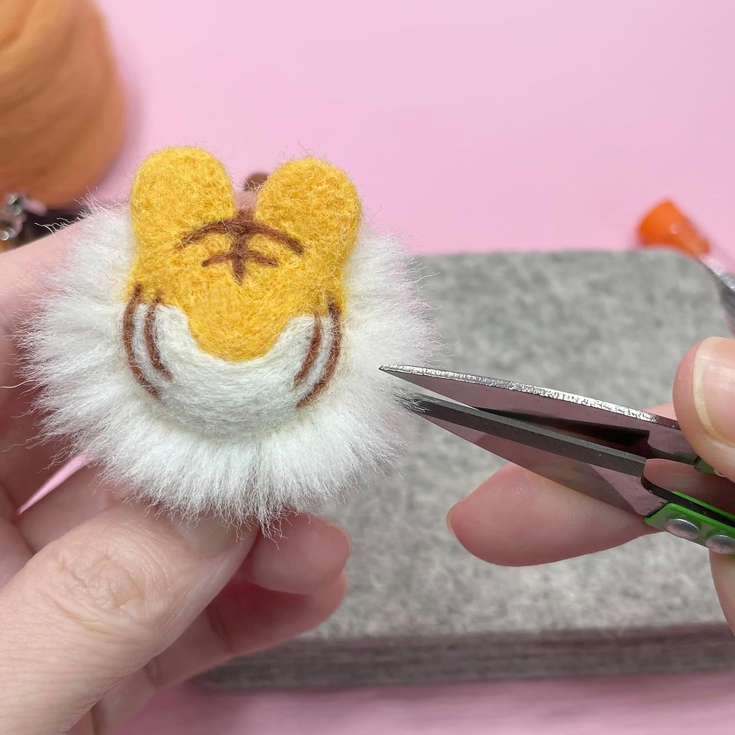 Professional Needle Felting Kit for Adults - Complete DIY Craft Set with Felting Supplies, Needles, Wool, and Tools for Beginners - Create 6 Faceless Animal Designs