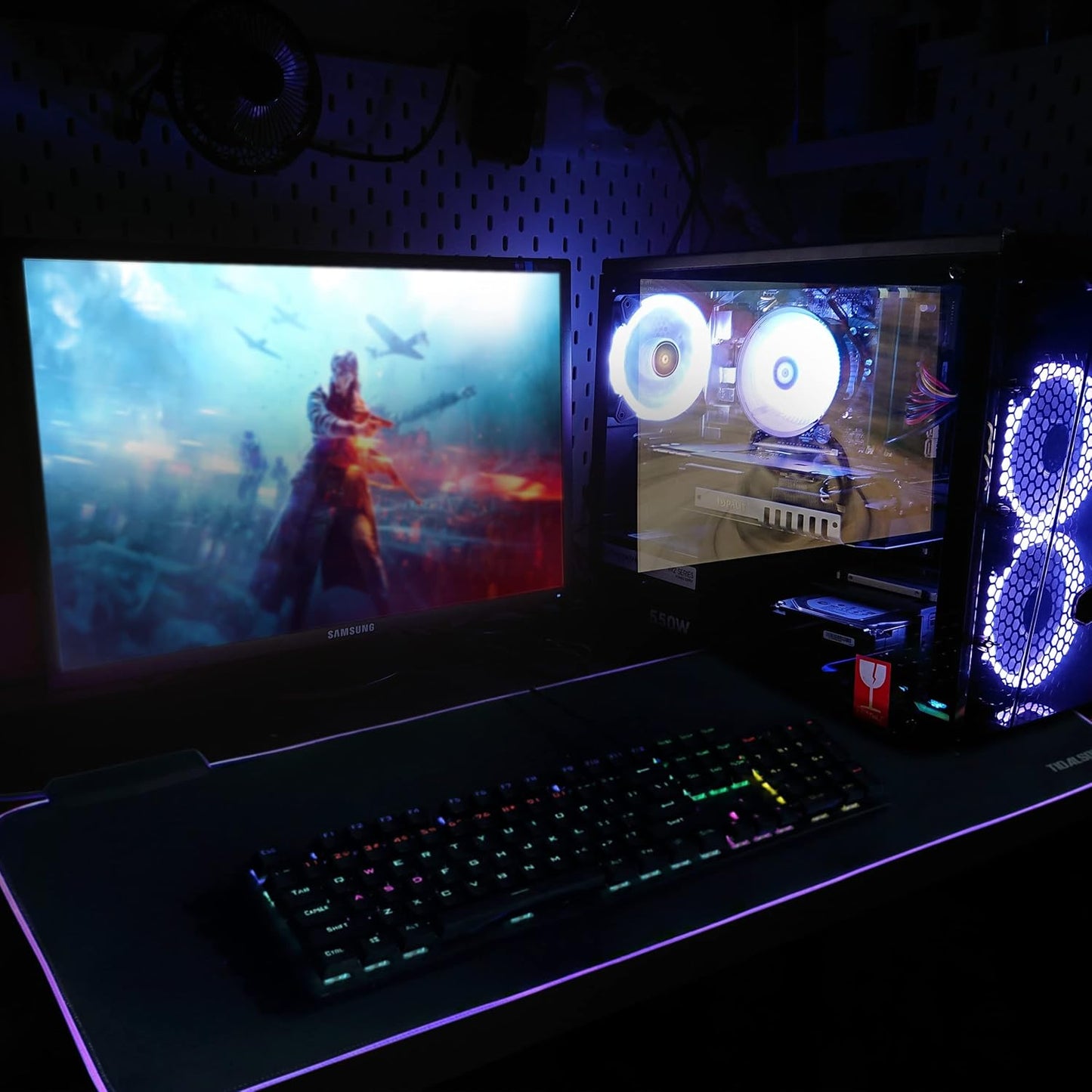RGB Gaming Mouse Pad with 4-Port USB Hub and 13 Lighting Modes, Oversize Anti-Slip Rubber Base with Waterproof Coating Mouse Mat for Computer PC Games, 80 X 30 Cm, Black