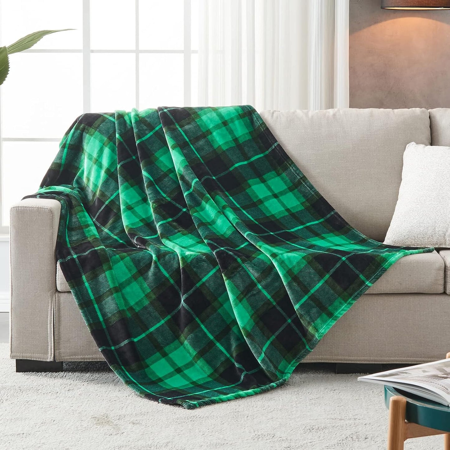 Plaid Flannel Fleece Throw Blanket 60 × 80 Inches, All Season Soft Warm Decorative Blanket for Bed Sofa Couch Car