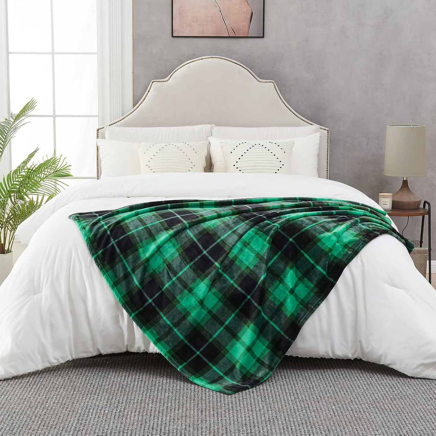 Plaid Flannel Fleece Throw Blanket 60 × 80 Inches, All Season Soft Warm Decorative Blanket for Bed Sofa Couch Car