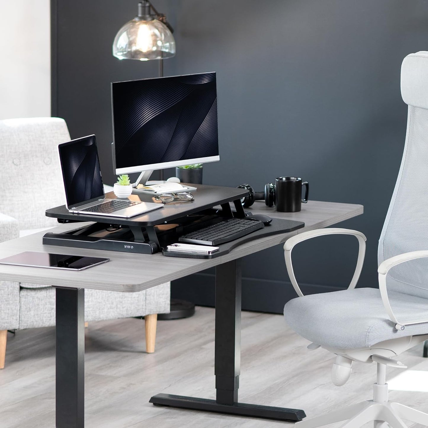 81Cm Height Adjustable Desk Converter - Sit to Stand Riser for Dual Monitors and Laptops with Wide Keyboard Tray, Black