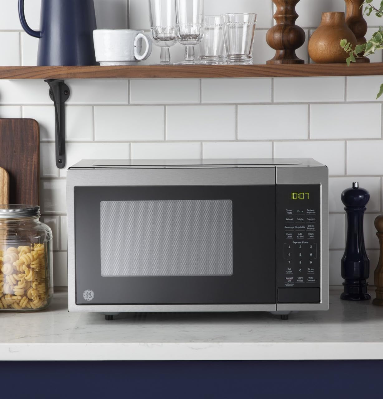 Smart Countertop Microwave Oven with Sensor Technology and Easy-Clean Interior, 0.9 Cu.Ft/900W, Stainless Steel Finish