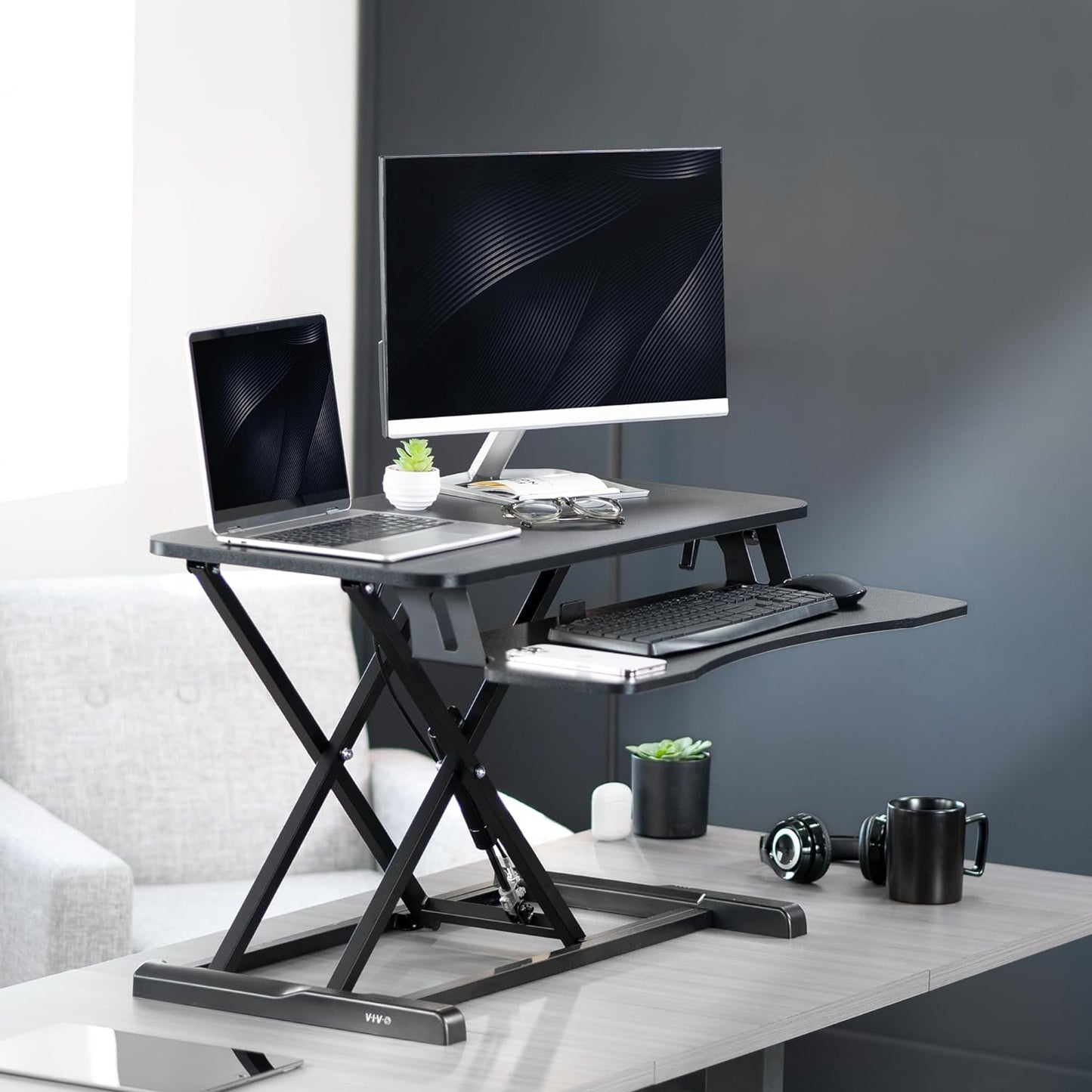 81Cm Height Adjustable Desk Converter - Sit to Stand Riser for Dual Monitors and Laptops with Wide Keyboard Tray, Black