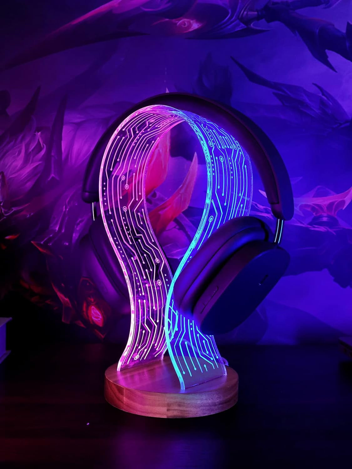 Walnut Wood Headphone Stand with LED Night Light - Ideal Desk Accessory for Gamers and Music Enthusiasts