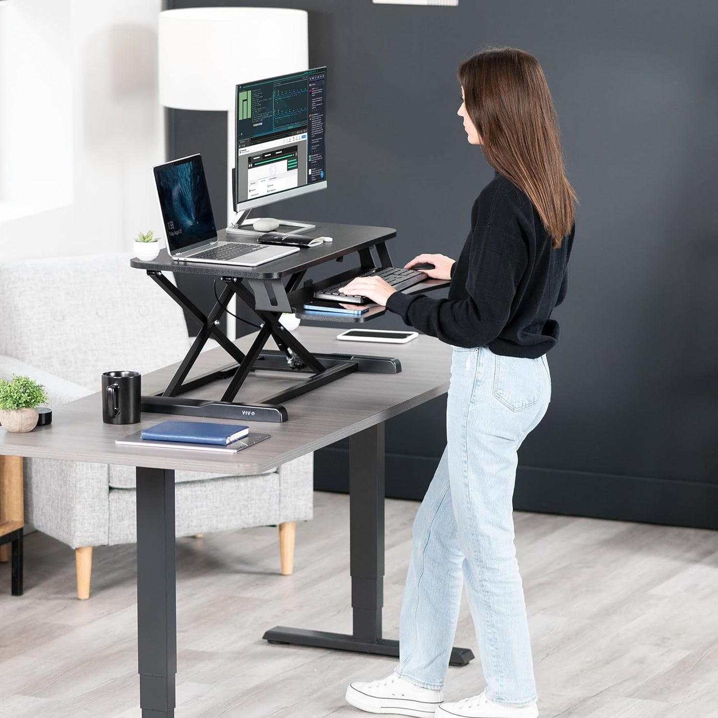 81Cm Height Adjustable Desk Converter - Sit to Stand Riser for Dual Monitors and Laptops with Wide Keyboard Tray, Black