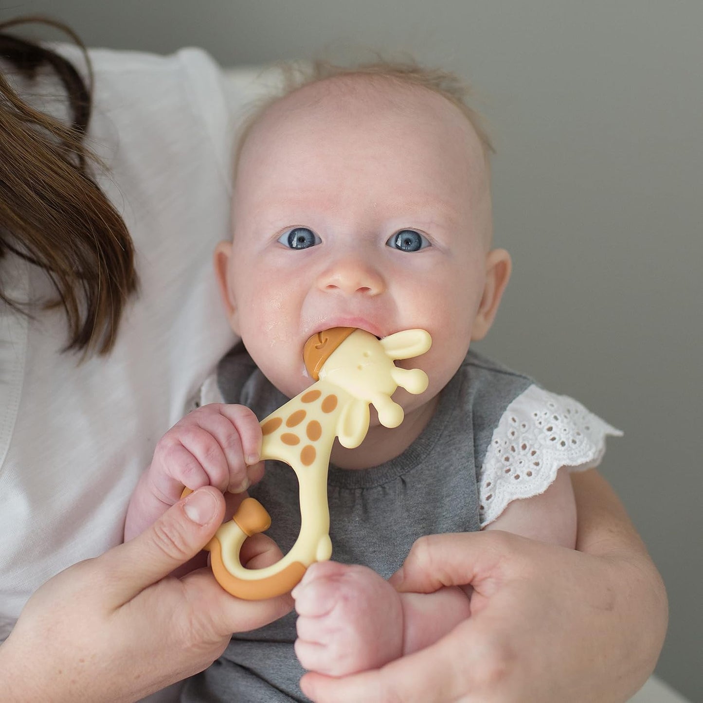 Ridgees Giraffe Massaging Baby Teether - Pediatric Dentist Designed, BPA Free, Suitable for 3 Months and Older