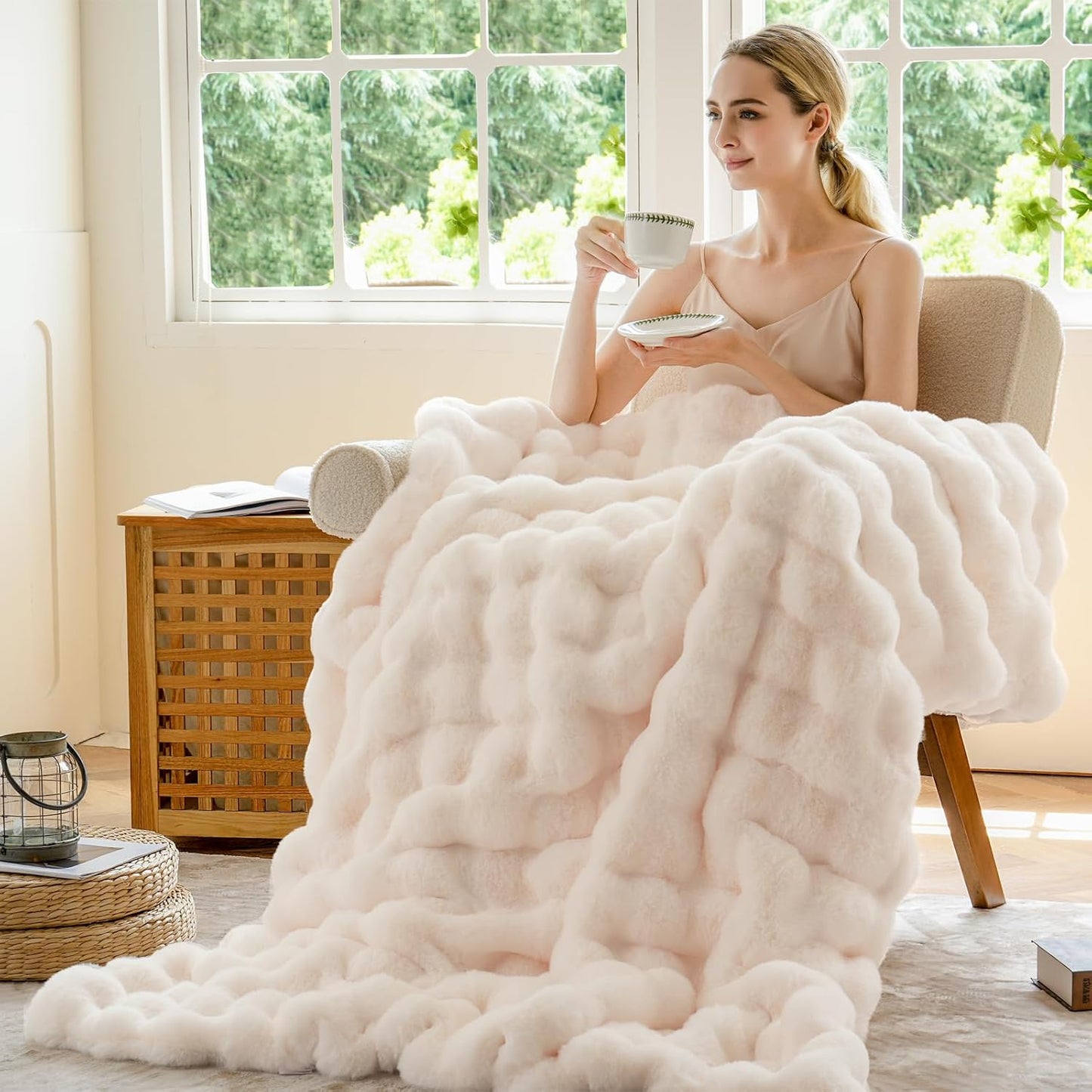 Luxurious Faux Fur Fleece Throw Blanket - Soft, Cozy, and Plush 51x63 Inches in White for Couch, Chair, and Bed